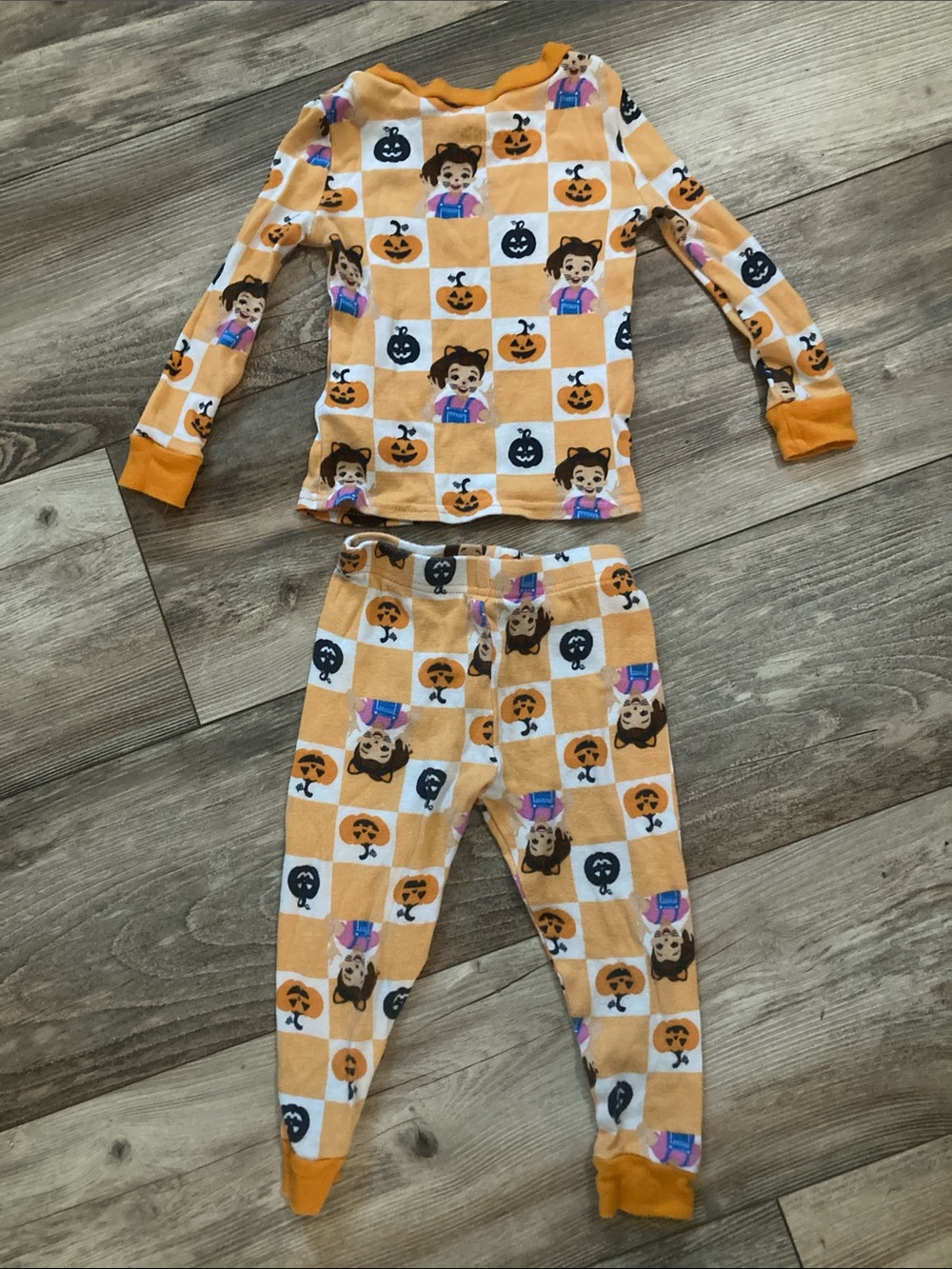 Ms. Rachel Halloween 2 piece Longsleeve PJs Size 2T 100% cotton